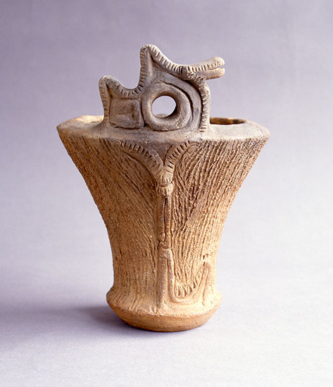 蛇体把手付深鉢形土器（長野県宝）　縄文時代中期　茅野市尖石縄文考古館