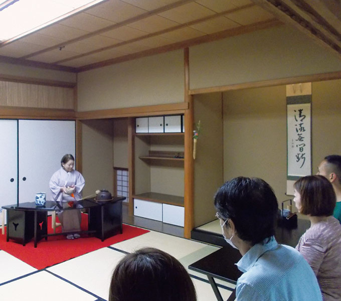 みたか井心亭　茶道体験教室　第1回 表千家（立礼）pickup